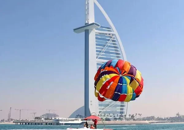 Parasailing in Dubai